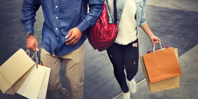 Consumi delle famiglie: la spese media mensile resta stabile